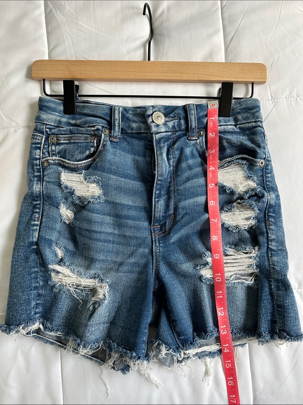 American Eagle Curvy Hi-Rise Shortie Denim Women’s Shorts - Picture 4 of 7